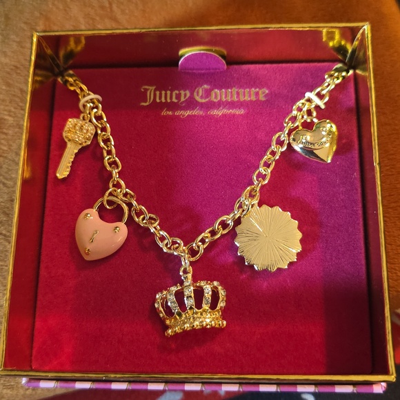 8 Piece FASHION GIFT OR RESALE BUNDLE. - Picture 2 of 14